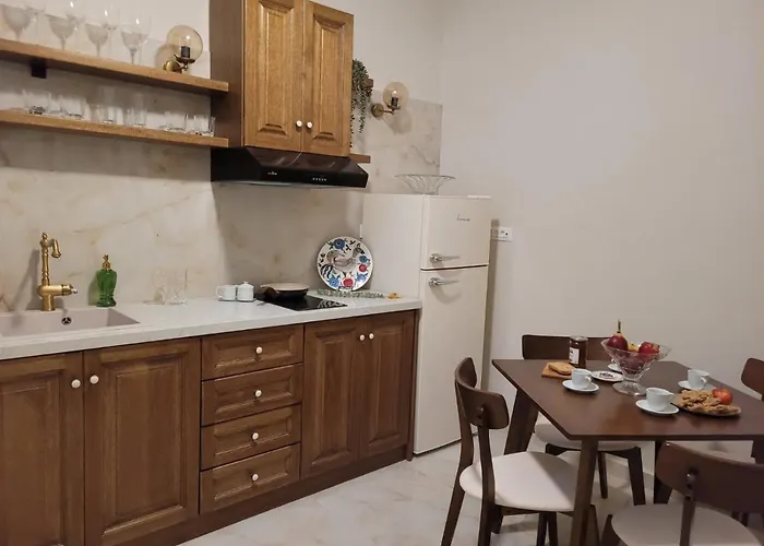 Center * Kárpathosz